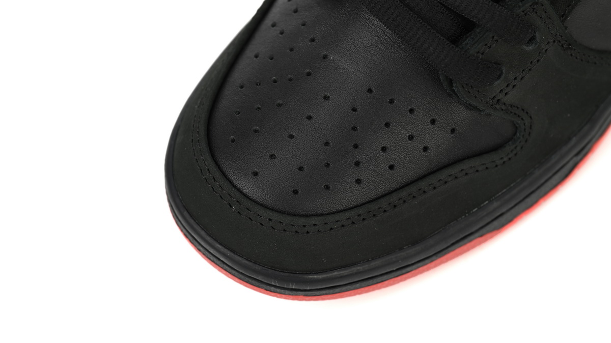 Nike Dunk SB Low Black Pigeon 883232-008