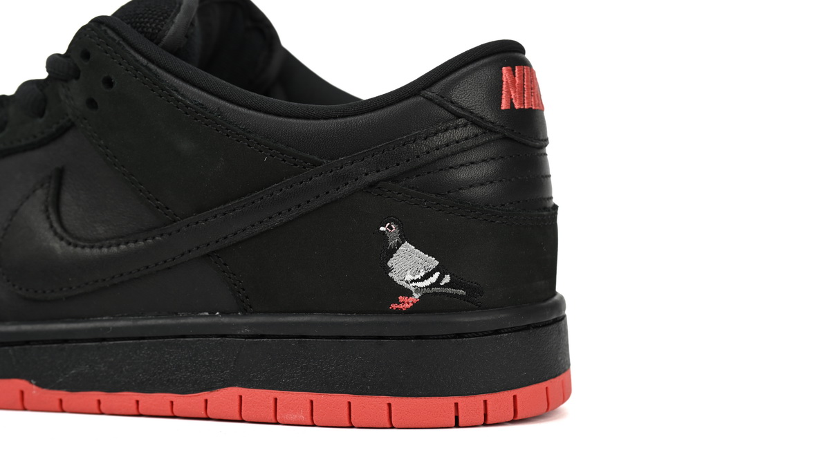 Nike Dunk SB Low Black Pigeon 883232-008