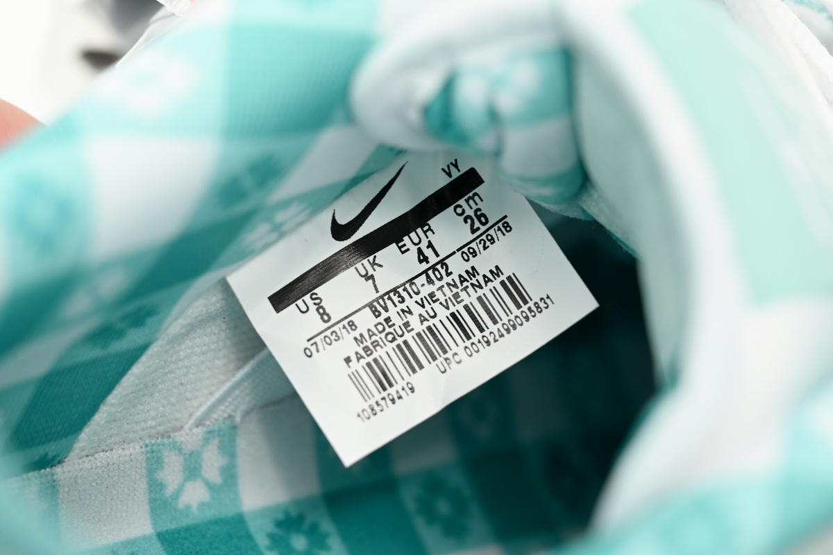 CONCEPTS × Nike Dunk SB Low Lobster BV1310-402