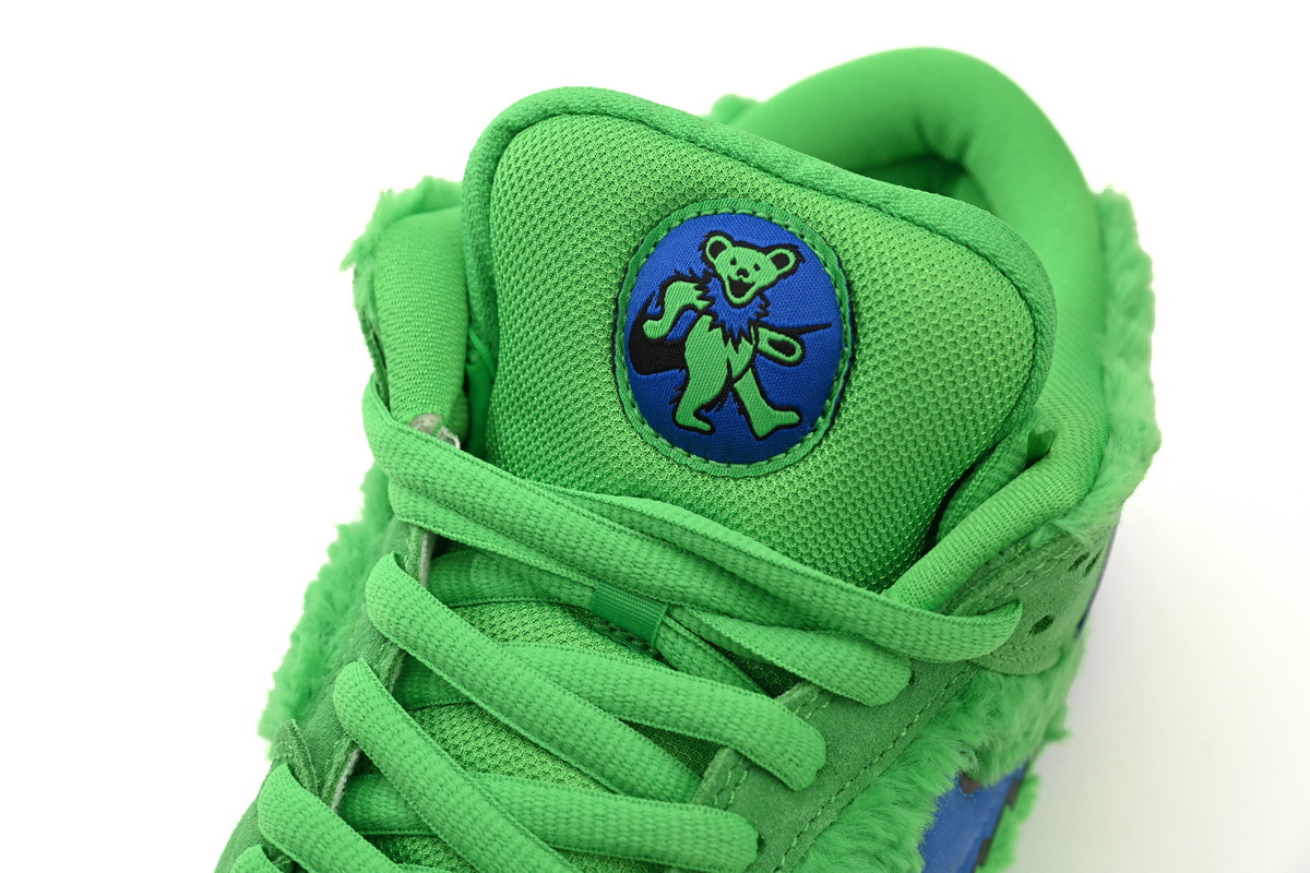 Grateful Dead x Nike SB Dunk Low “Green Bear” CJ5378-300
