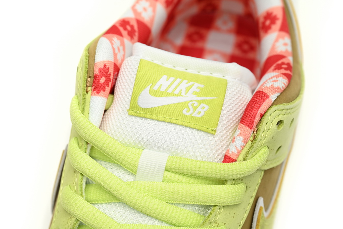 CONCEPTS × Nike Dunk SB Fluorescent Yellow Lobster BV1310-566