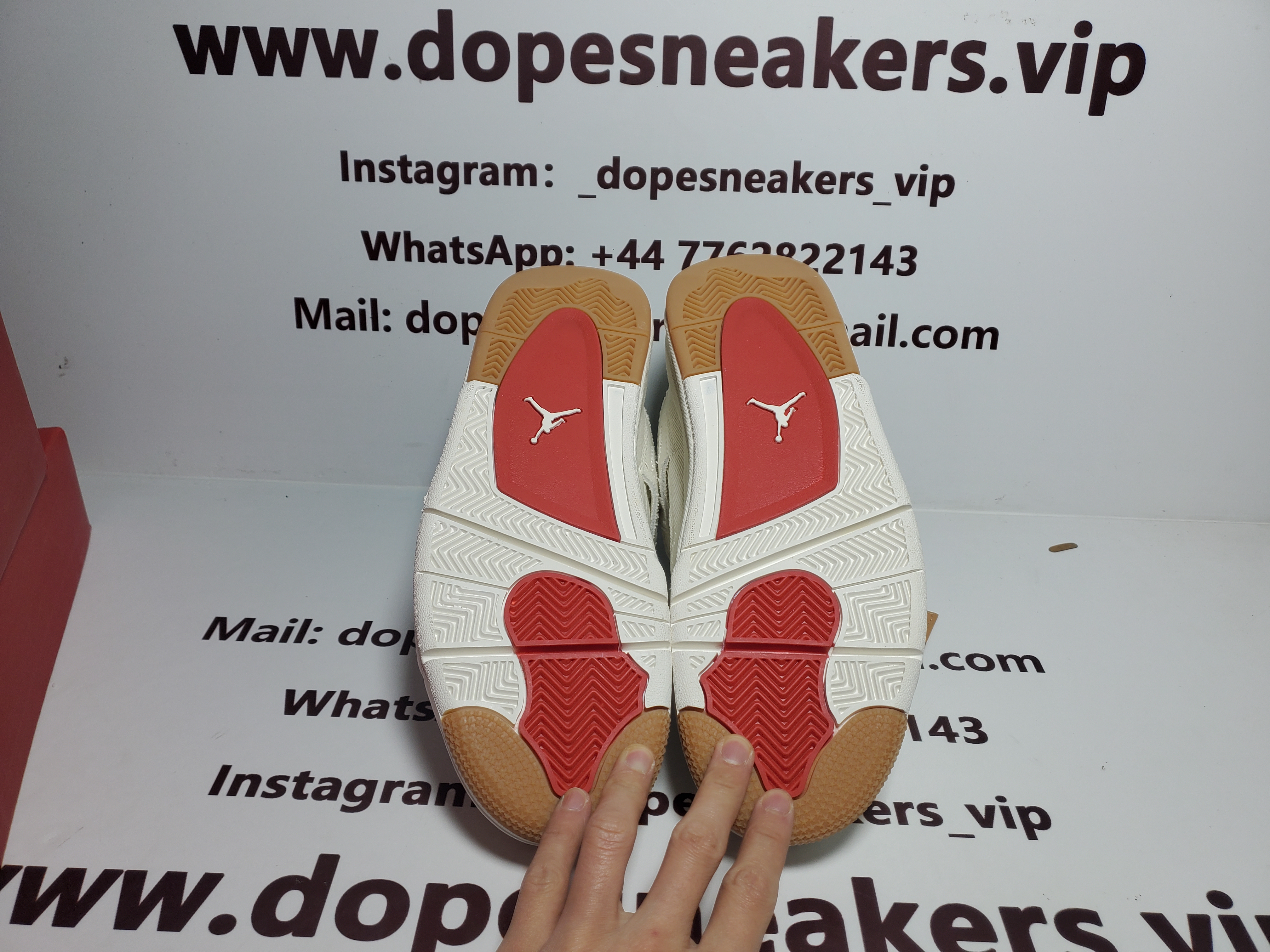 Air Jordan 4 Retro Levi's White (Levi's Tag)