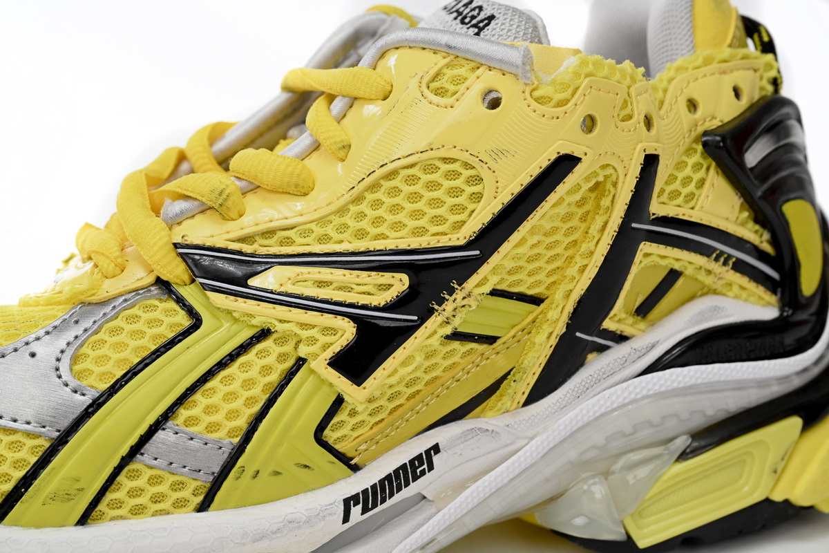 Balenciaga Runner Black Yellow 677402 W2RD3 0510