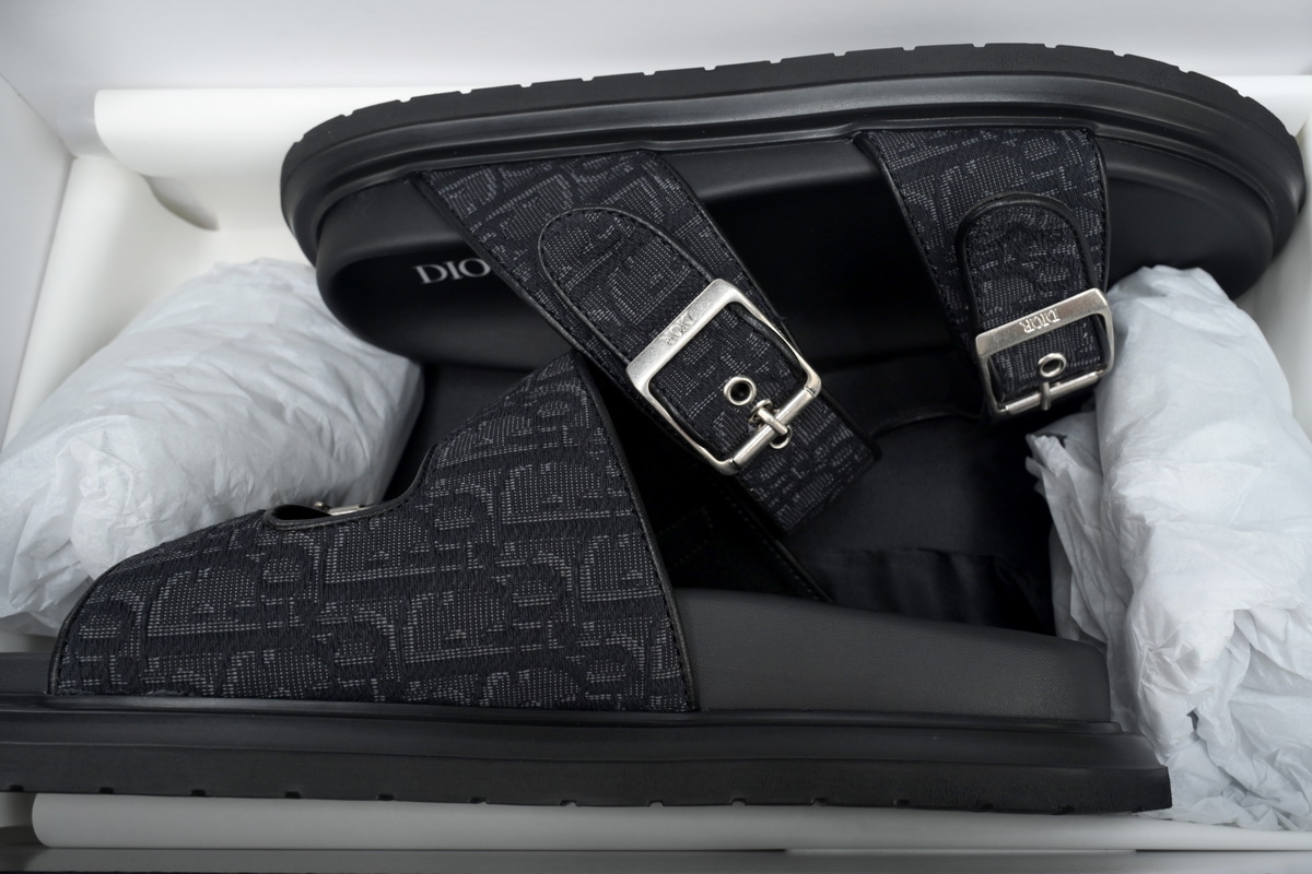 Dior Aqua Black