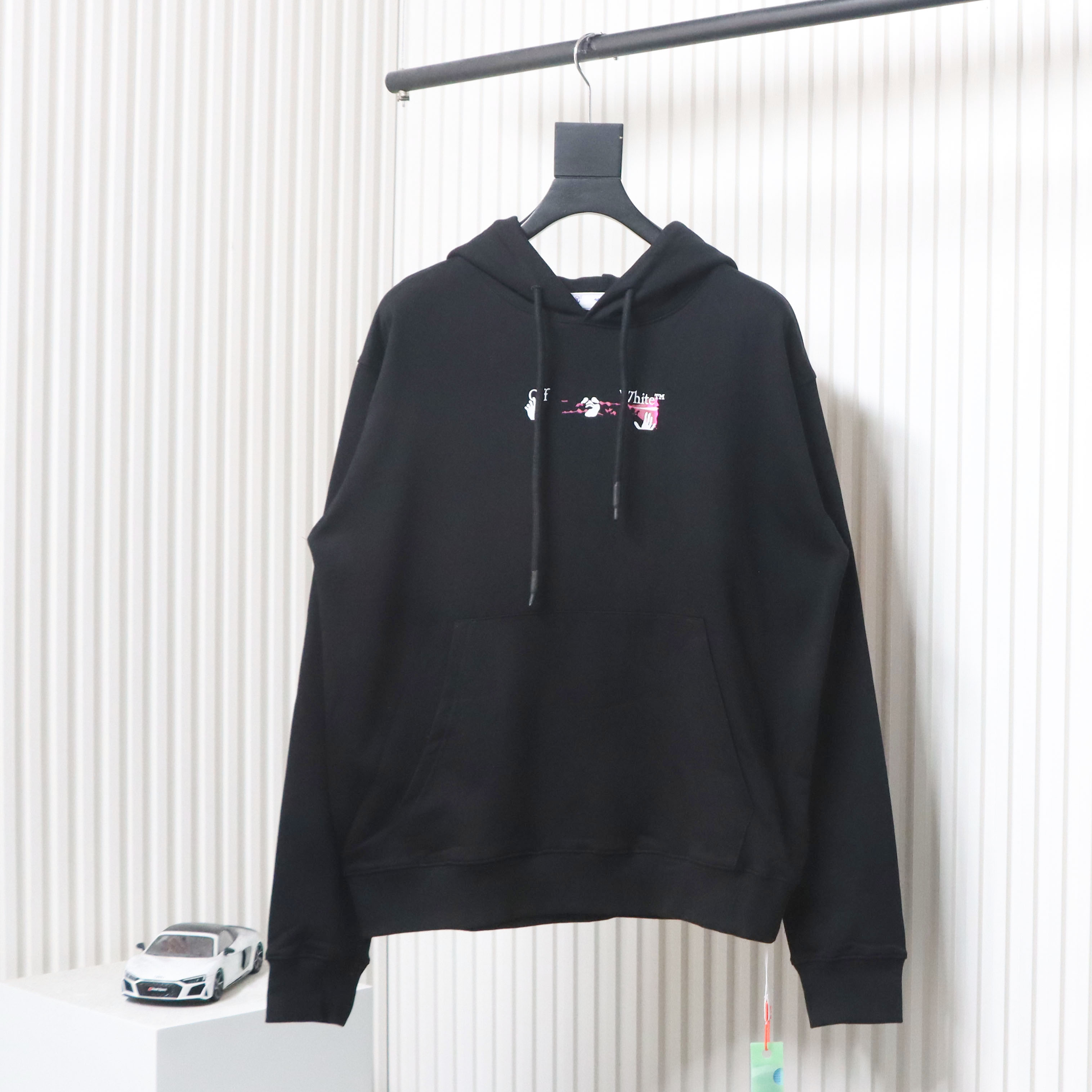 Off-white acrylic arrow hoodie