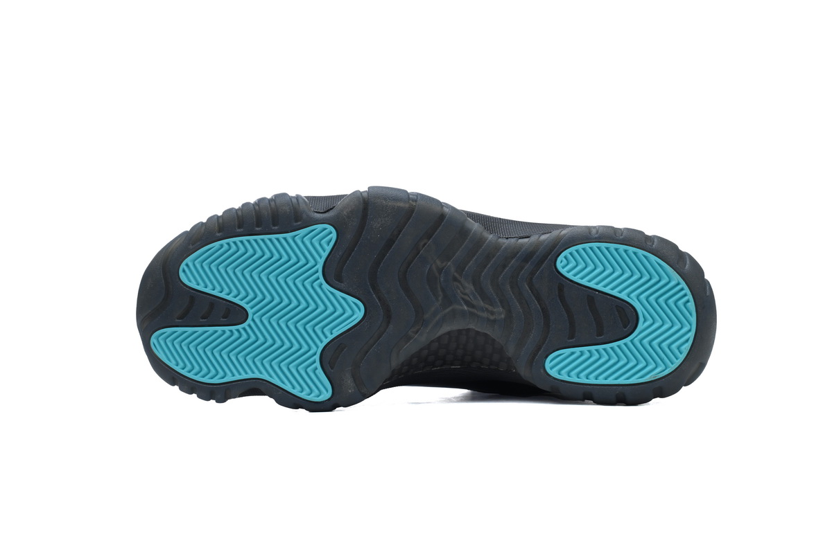Air Jordan 11 Retro "Cap and Gown” 378037-006