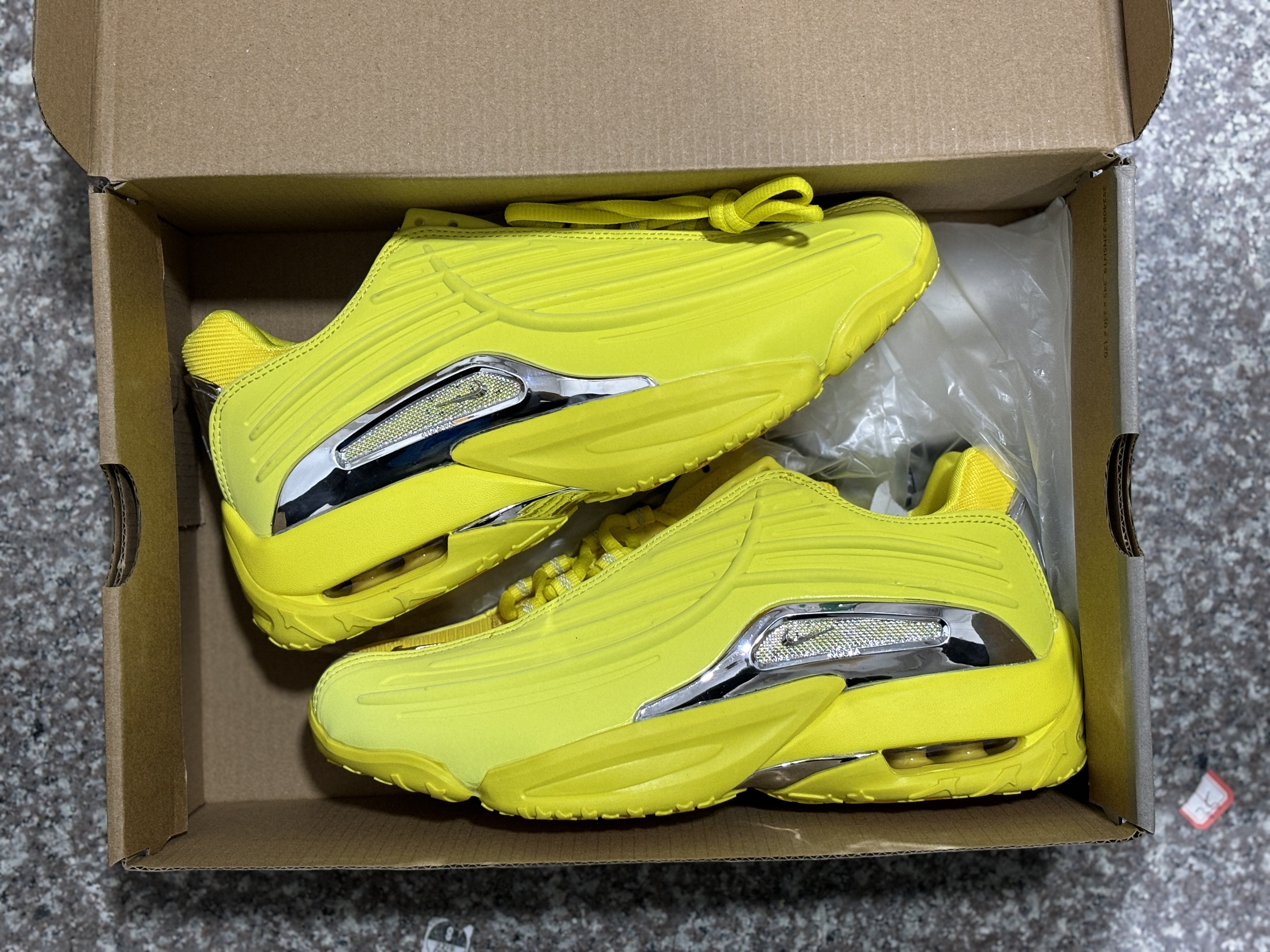 Nike Hot Step 2 Drake NOCTA Opti Yellow   DZ7293-700