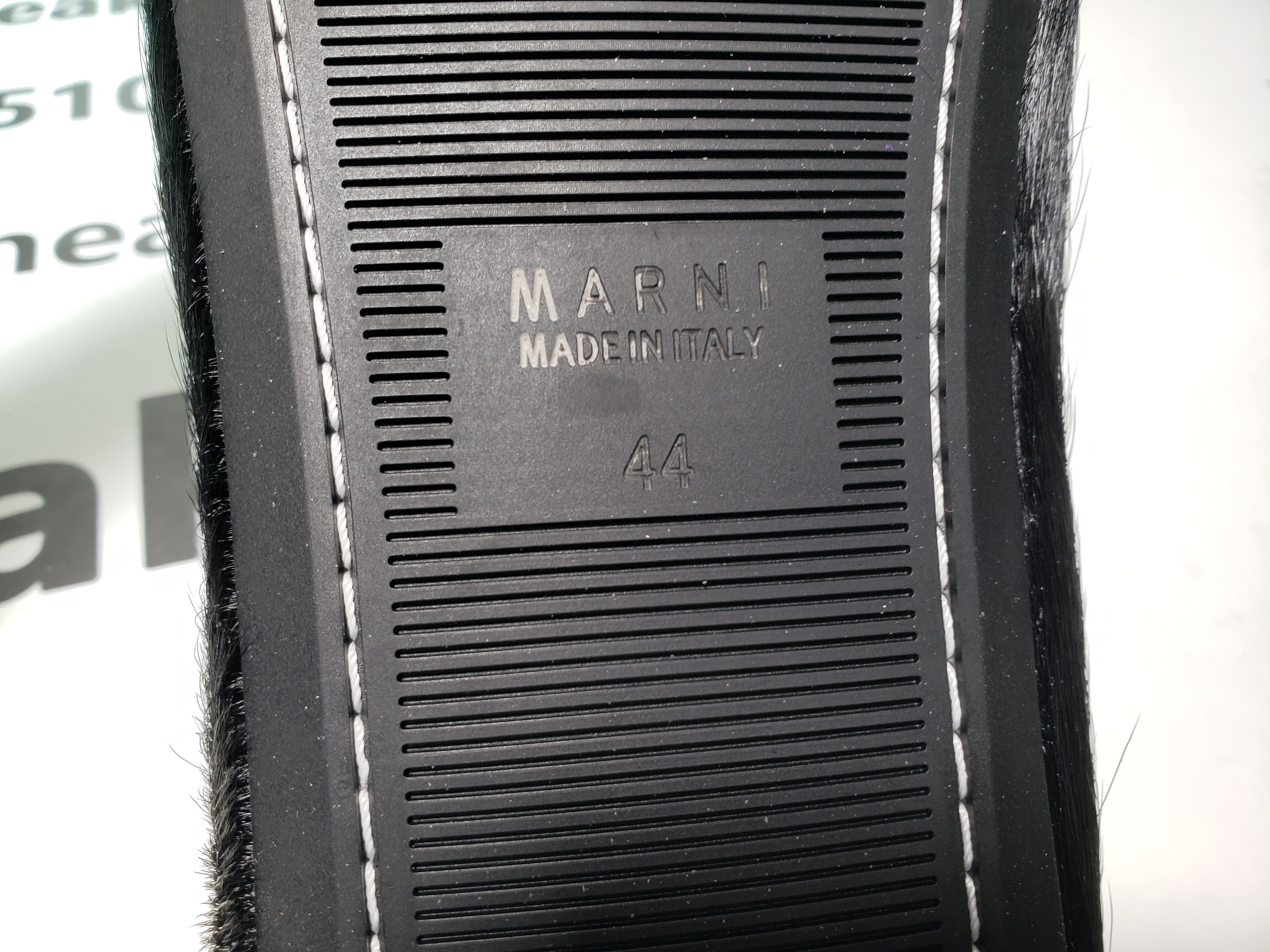 Marni Long-hair Calfskin Fussbett Sabot Black SBMR000600P412200N99