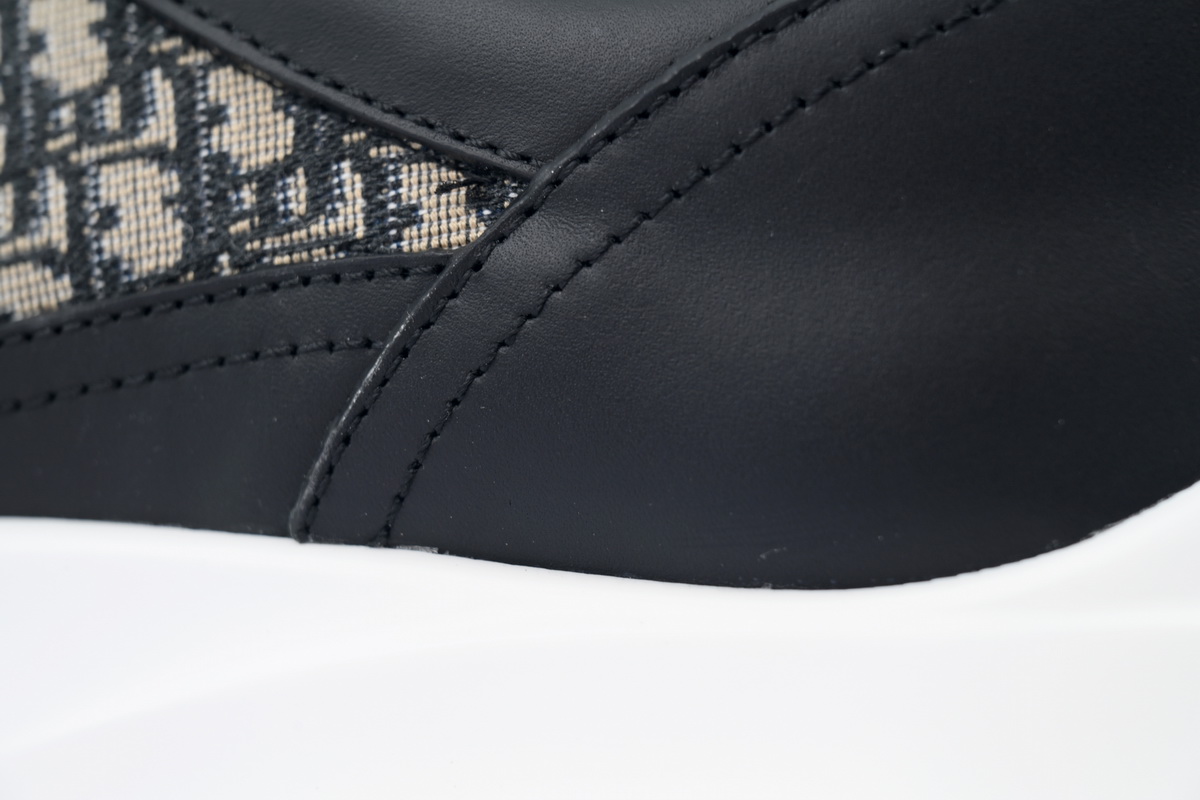 Dior B25 Runner Black Smooth Calfskin Oblique Jacquard 3SN299ZIR_H965