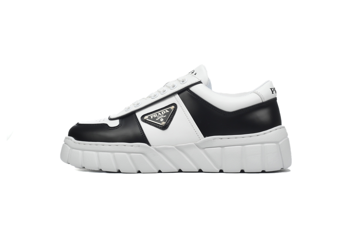 Prada Low-Top Sneakers Serrated Black And  White