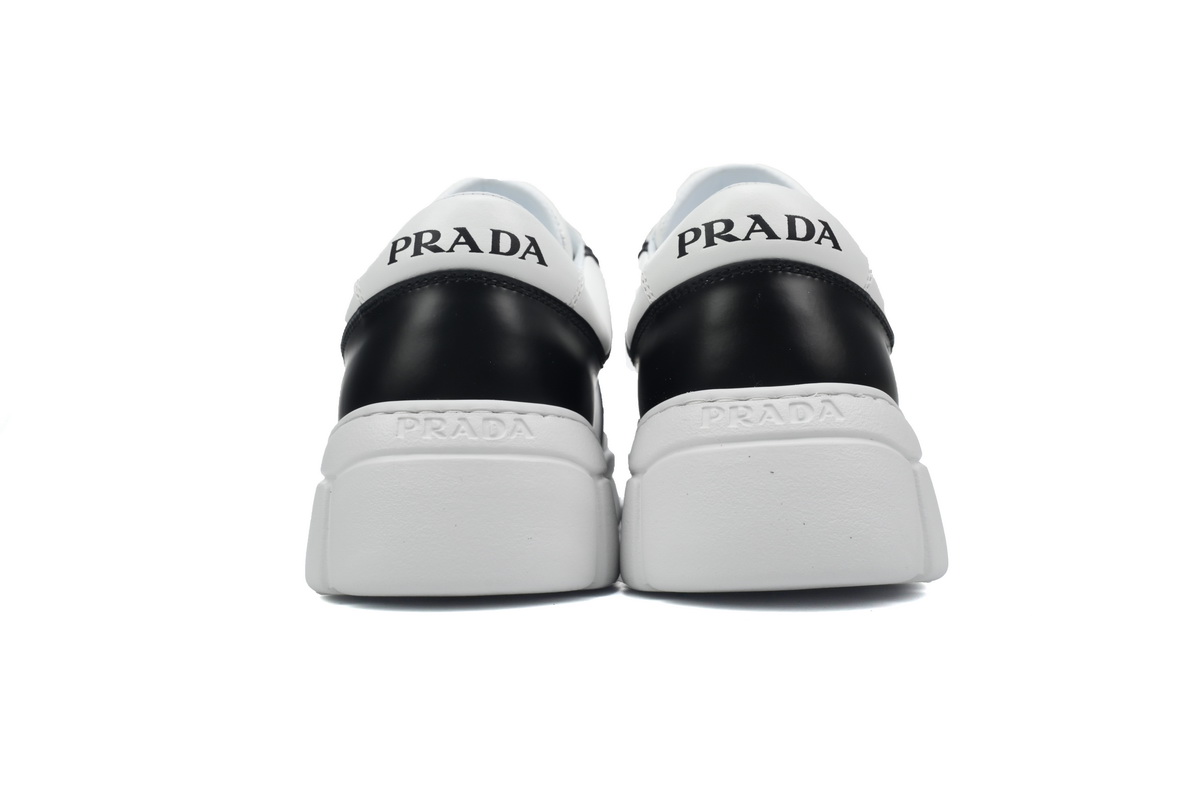 Prada Low-Top Sneakers Serrated Black And White